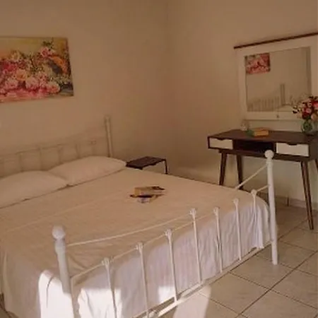 Hébergement de vacances Maisonette In Eretria's Center