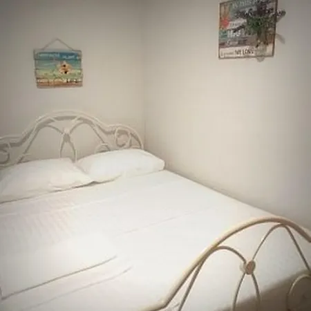Hébergement de vacances Maisonette In Eretria's Center *