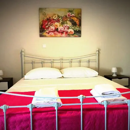 Maisonette In Eretria's Center Hébergement de vacances Erétria