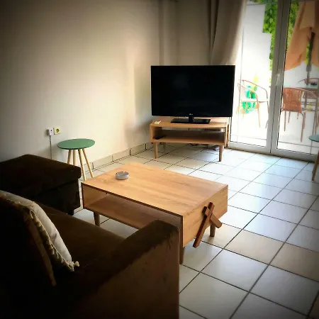 Maisonette In Eretria's Center Hébergement de vacances Erétria